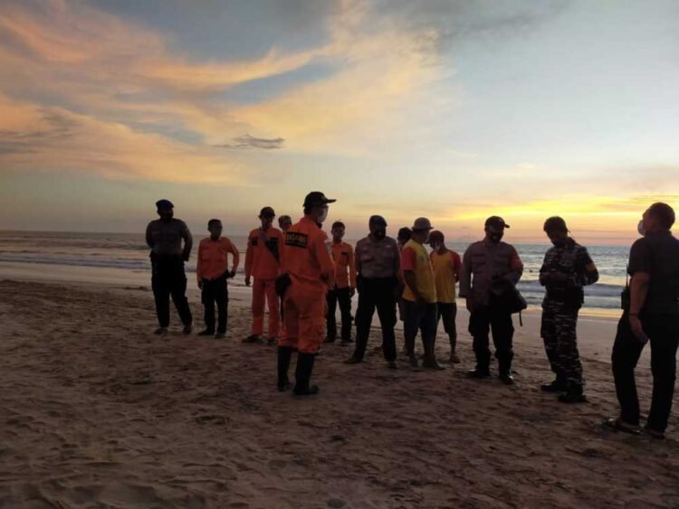 Pelajar Hilang Terseret Ombak