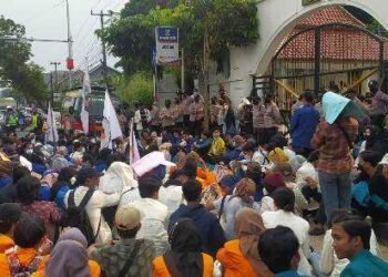 Demo Mahasiswa di Kejati, Minta Ungkap Aktor Intelektual
