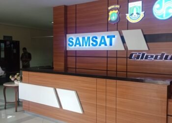 Kantor UPT Samsat Ciledug Disemprot Disinfektan