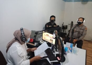 Biddokes Polda Banten Talkshow di Radio Megaswara, Sosialisasikan Vaksinasi Masal
