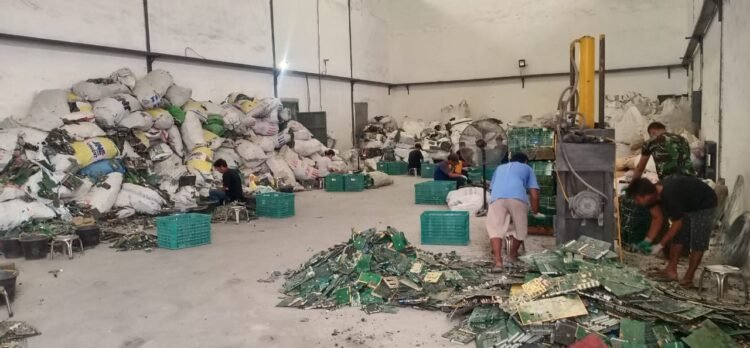 Diduga Kelola Limbah B3 Ilegal, Pabrik di Teluk Naga dilaporkan ke Bareskrim Polri