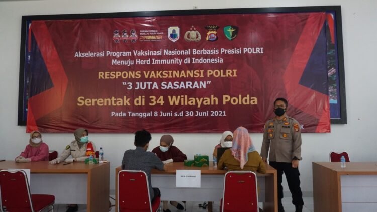 Dukung Program Pemerintah dan Kapolri, Polda Banten Gelar Vaksinasi Massal