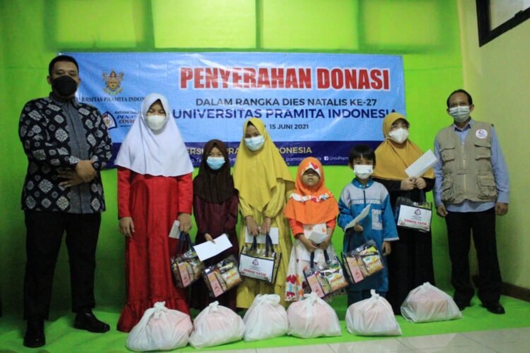 Jelang Natalis Ke-27, Universitas Pramita Indonesia Donasi Anak Yatim dan Beasiswa