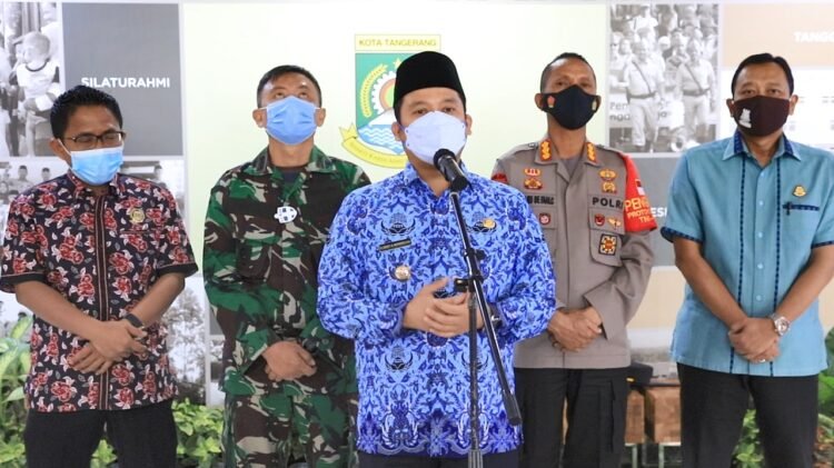 Kasus Covid-19 Meningkat Tajam, Waktu  Operasional Usaha Dibatasi
