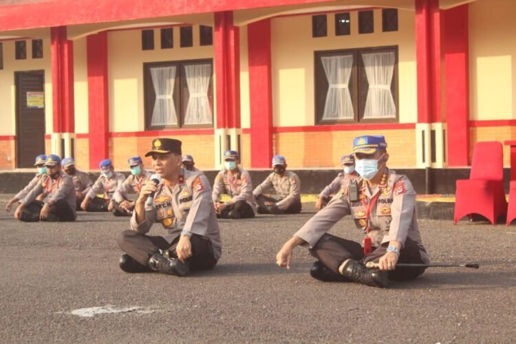 Kunjungi SPN Polda Banten, Wakapolda Berikan Arahan Kepada Personel dan Siswa