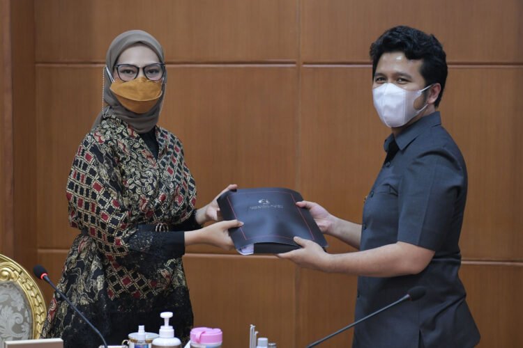 Kunjungi Wagub Jatim, Angkie Yudistia Minta Prioritas Vaksinasi Bagi Penyandang Disabilitas