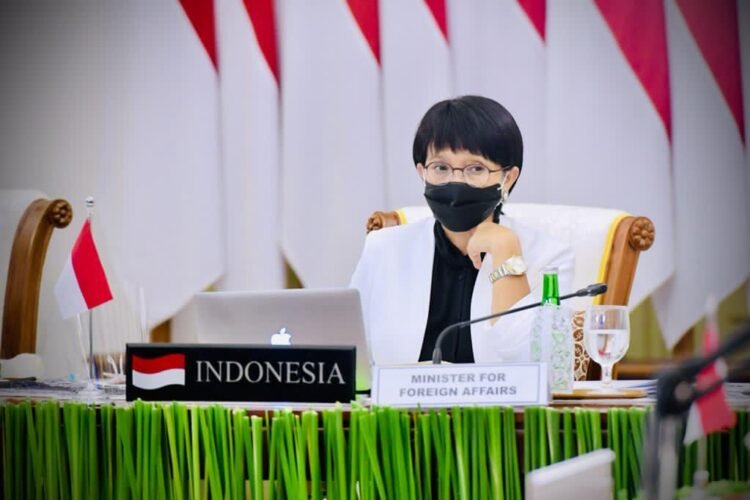 Menlu: Sukseskan Vaksinasi COVID-19 dan Tetap Terapkan Protokol Kesehatan