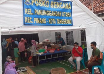 PMI Kecamatan Pinang Suplai Logistik di Dapur Umum Panunggangan Utara