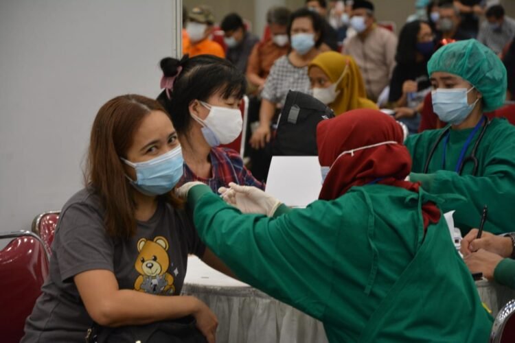 Pemkab Tangerang Siapkan 10 Ribu Vaksin Bagi Lansia Dan Tenaga pendidikan