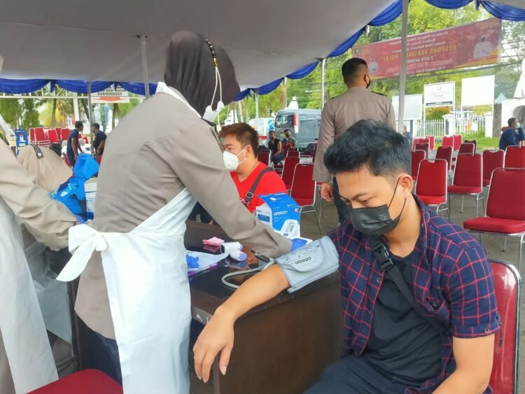Polda Banten Gelar Vaksinasi Massal, 2.749 Orang Telah di Vaksin