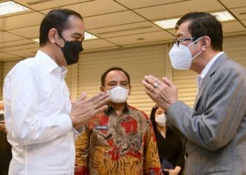 Presiden Jokowi Melayat Mendiang Istri Menkumham