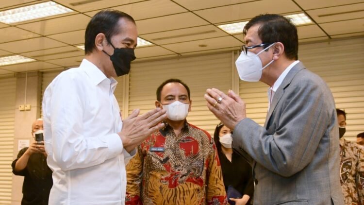 Presiden Jokowi Melayat Mendiang Istri Menkumham