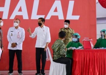 Presiden Jokowi Targetkan Satu Juta Vaksinasi Per Hari pada Juli Mendatang