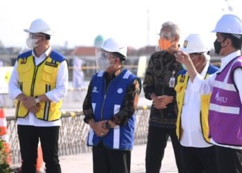 Presiden Jokowi Tinjau Pembangunan Jalan Tol Semarang-Demak