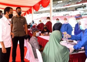 Presiden Minta TNI-Polri Turut Sukseskan Target Dua Juta Vaksinasi pada Bulan Agustus