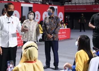 Presiden Tinjau Vaksinasi bagi Pelaku Sektor Jasa Keuangan