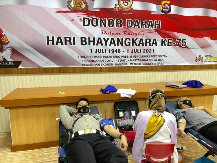 Rangkaian Hari Bhayangkara Ke-75, Polda Banten dan Polres Jajaran Gelar Bhakti Sosial Donor Darah