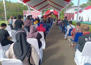 Ribuan Masyarakat Antusias Mengikuti Vaksinasi Massal di Polda Banten