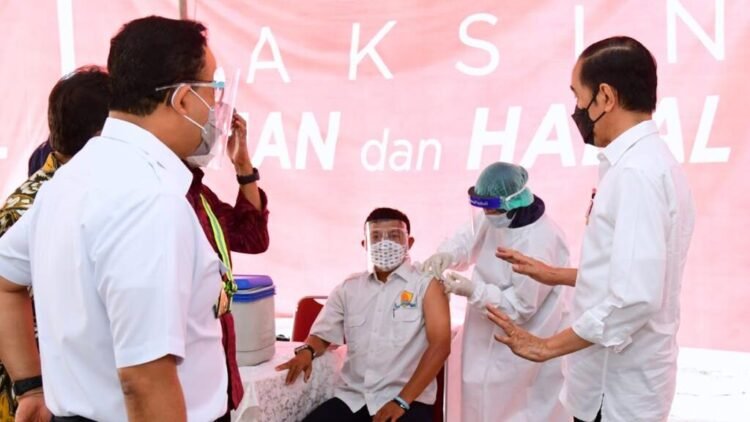 Tinjau Vaksinasi di Pelabuhan Sunda Kelapa, Presiden: Perlindungan bagi Pekerja