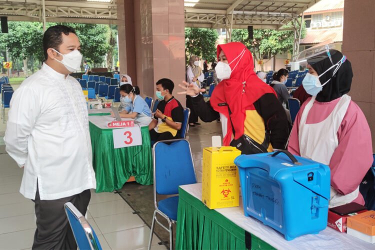 Walikota Tangerang Kerahkan ASN Bantu Urusan Administrasi di Puskesmas