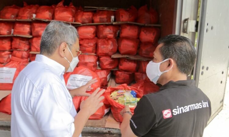 Sinar Mas Land Salurkan Bantuan Sembako untuk Warga yang Jalani Isolasi Mandiri Melalui Pemkot Tangsel