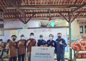 Puluhan Anak Yatim Piatu di Setu Diberi Santunan