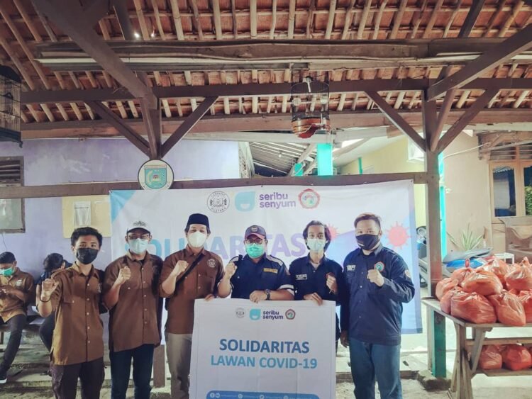 Puluhan Anak Yatim Piatu di Setu Diberi Santunan