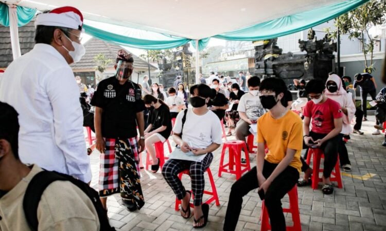 Pemkot Tangsel Gelar Vaksinasi Covid-19 di Pura Parahyangan Jagat Guru