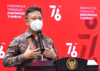 Menkes Dorong Sektor Farmasi Tingkatkan Kapasitas Produksi Obat Terapi COVID-19