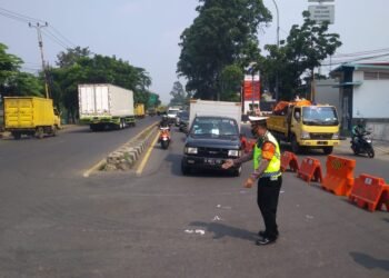 Imbas Penyekatan PPKM Darurat, Jalan Perbatasan Tangerang – Jakarta Macet Panjang