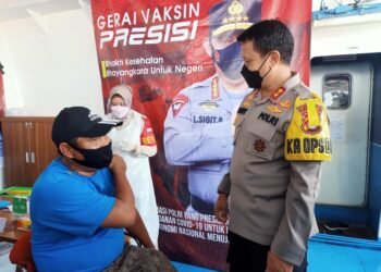 Kapolda Banten Tinjau langsung Proses Vaksinasi di atas Kapal Ferry