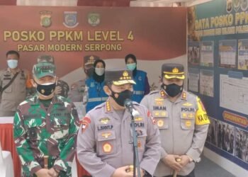 Kapolri Listyo Sigit Prabowo Tinjau Posko PPKM di Pasar Modern BSD