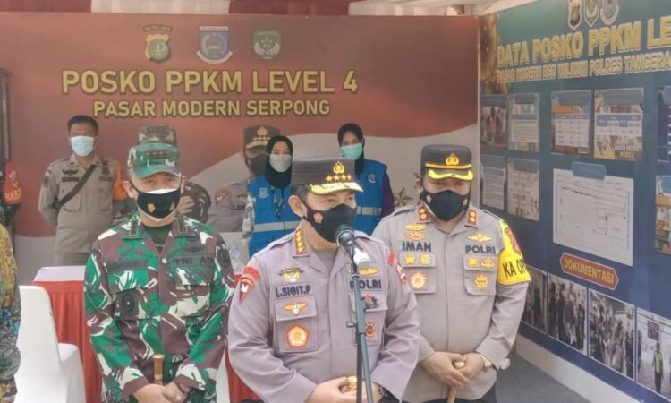 Kapolri Listyo Sigit Prabowo Tinjau Posko PPKM di Pasar Modern BSD