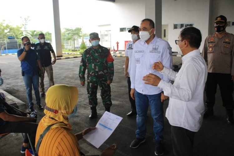 Kejar Target Vaksinasi 2 Juta Orang, Bupati Zaki Tinjau Vaksinasi Dua Pabrik di Balaraja