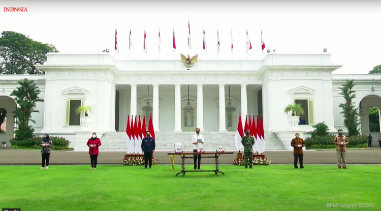 Luncurkan 300 Ribu Paket Obat Isoman Gratis, Presiden Minta Dilakukan Pengawasan Ketat