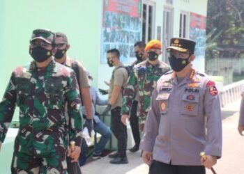 Panglima TNI, Kapolri dan Kepala BNPB Cek Gudang Obat Covid-19 di Banten