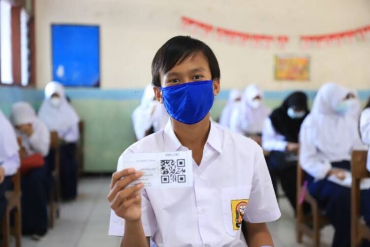 Percepatan Vaksinasi dengan Sistem Baru Bantu Tenaga Kesehatan