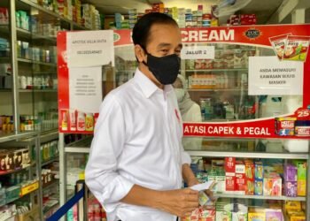 Presiden Blusukan Cek Ketersediaan Obat di Apotek