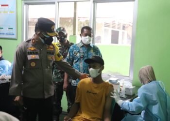 Wakapolda Banten Kunjungi Pulau Panjang dalam Rangka Vaksinasi