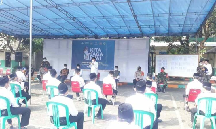 1.000 Santri Ponpes Madinatunnajah Terima Vaksin Covid-19