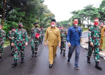 Benyamin Davnie Hadiri Peringatan HUT Ke-11 Kodiklat TNI, Sekaligus Tinjau Pelaksanaan Vaksinasi Covid-19