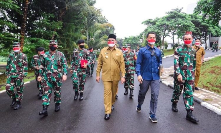 Benyamin Davnie Hadiri Peringatan HUT Ke-11 Kodiklat TNI, Sekaligus Tinjau Pelaksanaan Vaksinasi Covid-19