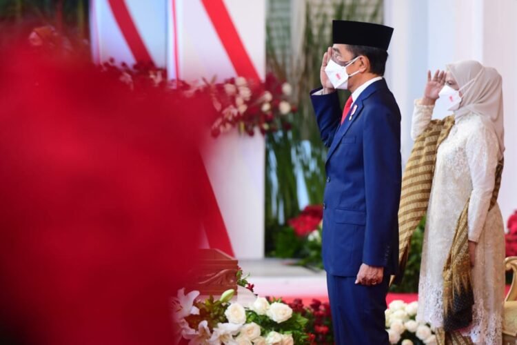 Dipimpin Presiden Jokowi, Upacara Penurunan Bendera Merah Putih Berlangsung Khidmat