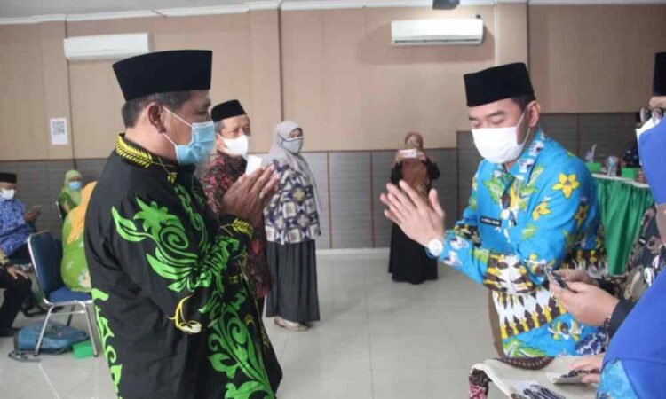 18 ASN Kemenag Tangsel Mendapatkan Penghargaan Satyalancana Karya Satya dari Presiden Jokowi