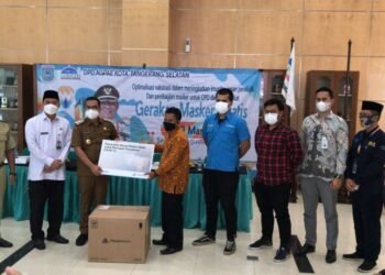 DPD AGPAII Tangsel Bagikan Masker Gratis