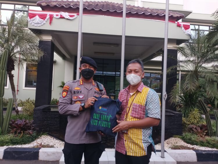 Dirpamobvit Polda Banten Apresiasi Produk UMKM Binaan PLTGU Cilegon OMU