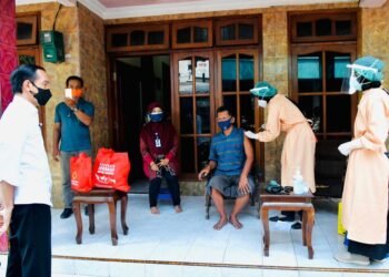 Dukung Program Vaksinasi Pemerintah, BIN Selenggarakan Vaksinasi dari Rumah ke Rumah di Madiun