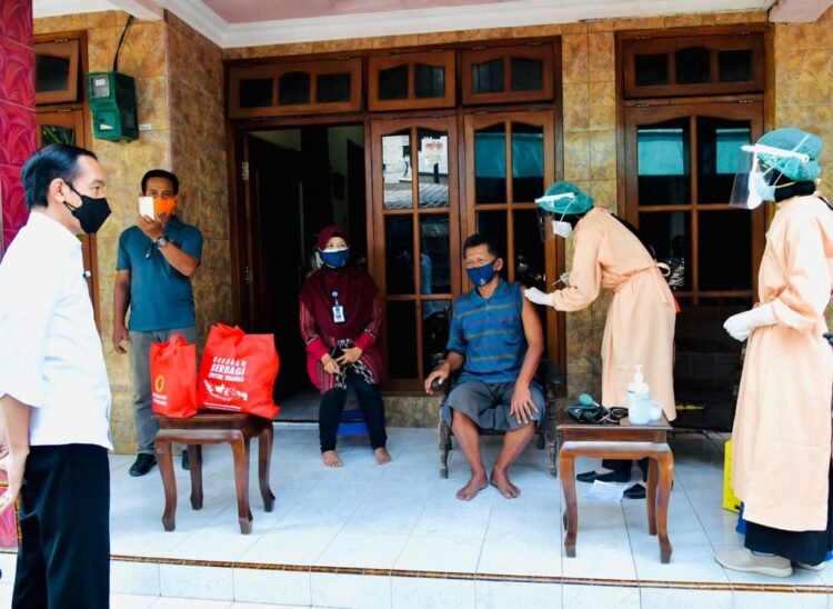 Dukung Program Vaksinasi Pemerintah, BIN Selenggarakan Vaksinasi dari Rumah ke Rumah di Madiun