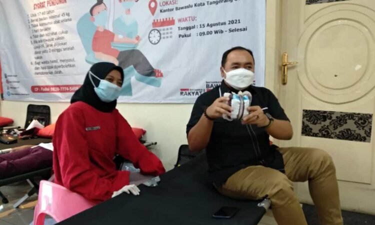 HUT ke-3, Bawaslu Tangsel Gelar Donor Darah