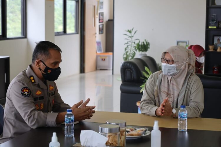 Jalin Silaturahmi, Kabidhumas Polda Banten Kunjungi Diskominfo Provinsi Banten